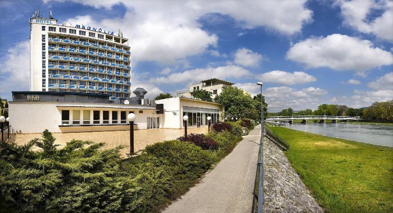 Hotel Magnolia Pieszczany Zewnętrze zdjęcie