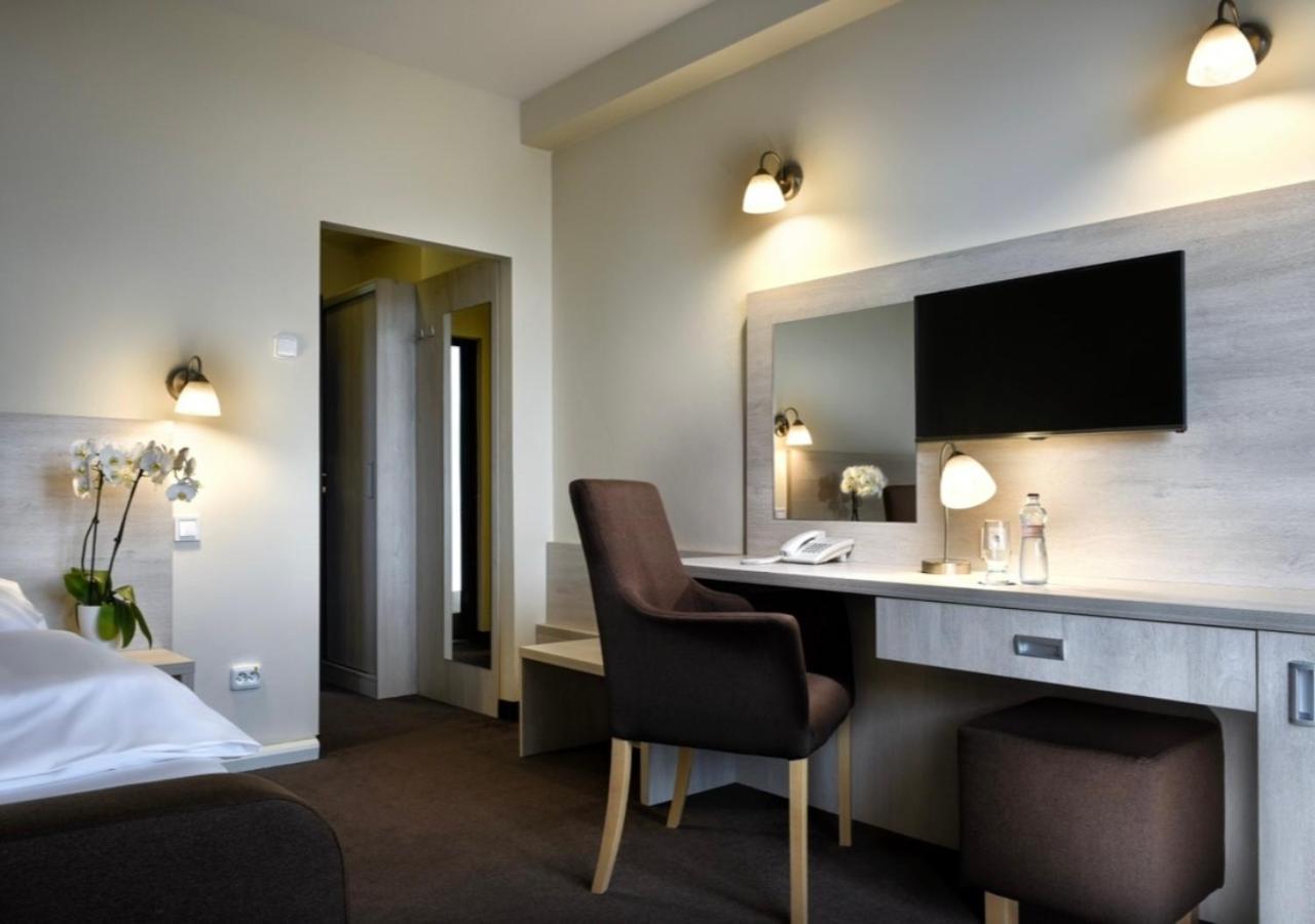 Hotel Magnolia Pieszczany Zewnętrze zdjęcie